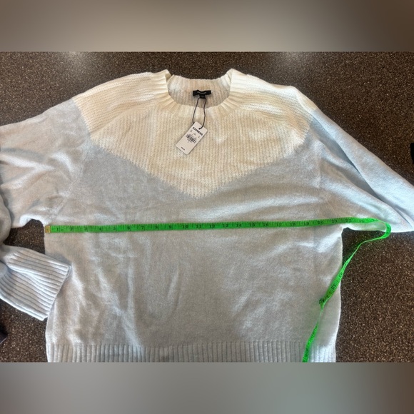 EXPRESS SKIRT AND SWEATER. BOUGHT SEPARATELY BUT SELLING AS A SET. SIZE LARGE. - Picture 9 of 11